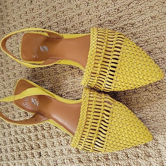 Sarto Yellow Sandals - Picture 3 of 6